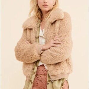 Heartloom Mosey Faux Fur Sherpa Teddy Jacket in Ecru Beige Minimal